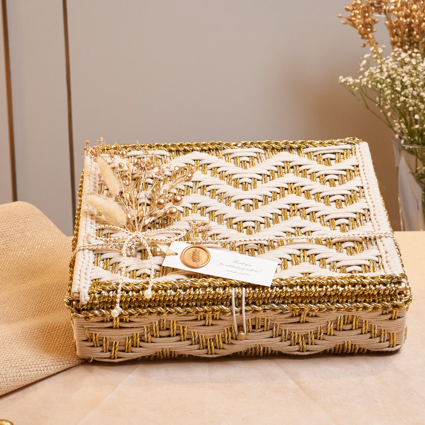 Threads of Tradition - Ivory & Gold box - L